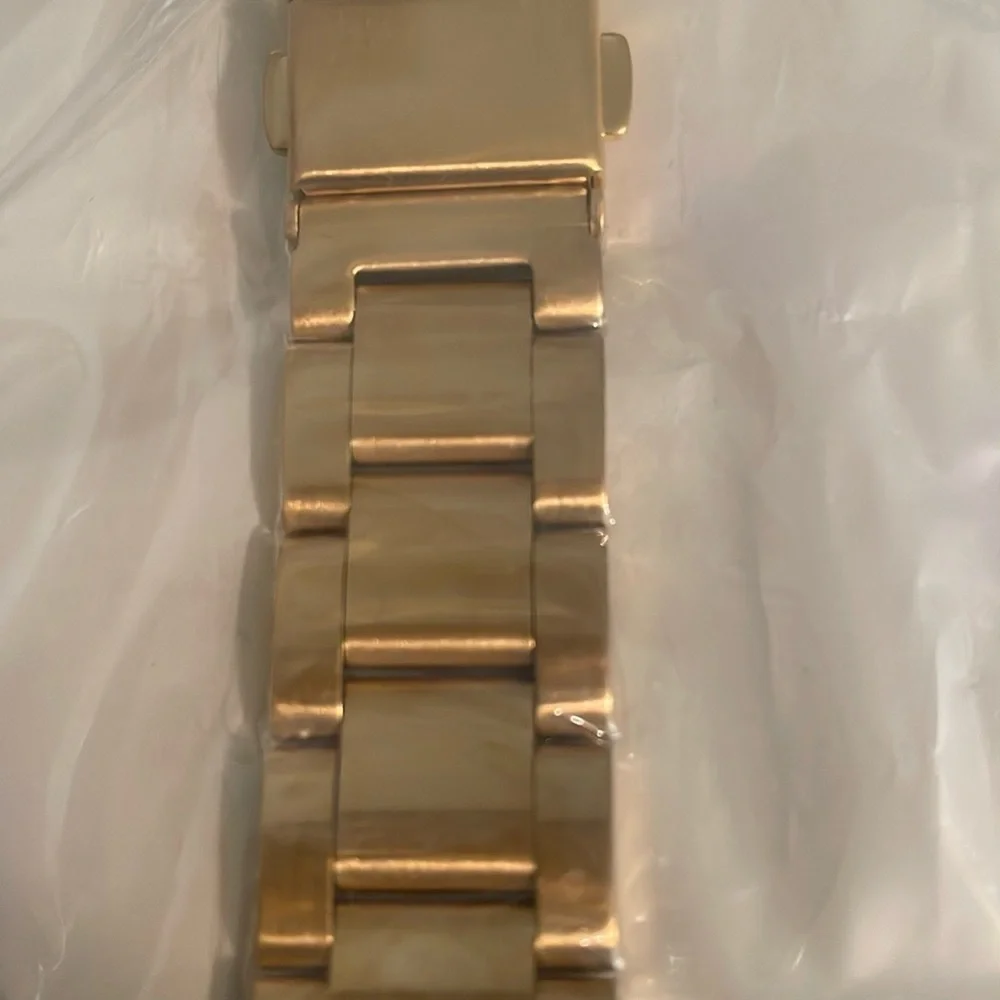Gold Apple Watch Arm/Wristband